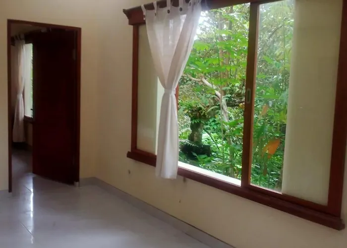 Casa de hóspedes Pragifani House Kutuh *